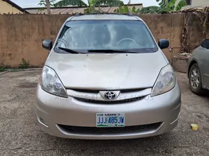 Toyota Sienna 2008 Gold