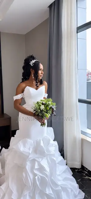 Luxury Wedding Gown for Rent/Bridal Gown Rental