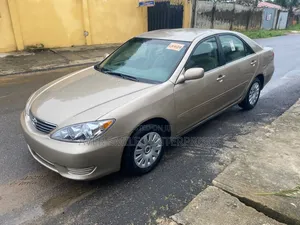 Toyota Camry LE 4dr Sedan (2.4L 4cyl 4A) 2004 Silver
