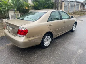 Toyota Camry LE 4dr Sedan (2.4L 4cyl 4A) 2004 Silver