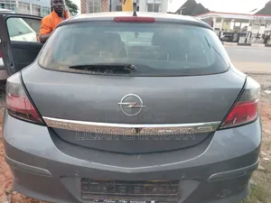 Opel Astra 2010 Gray