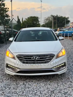 Hyundai Sonata Sport 4dr Sedan (2.4L 4cyl 6A) 2015 White