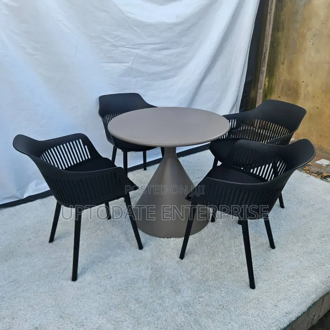 Unique Outdoor 4 Seaters Set