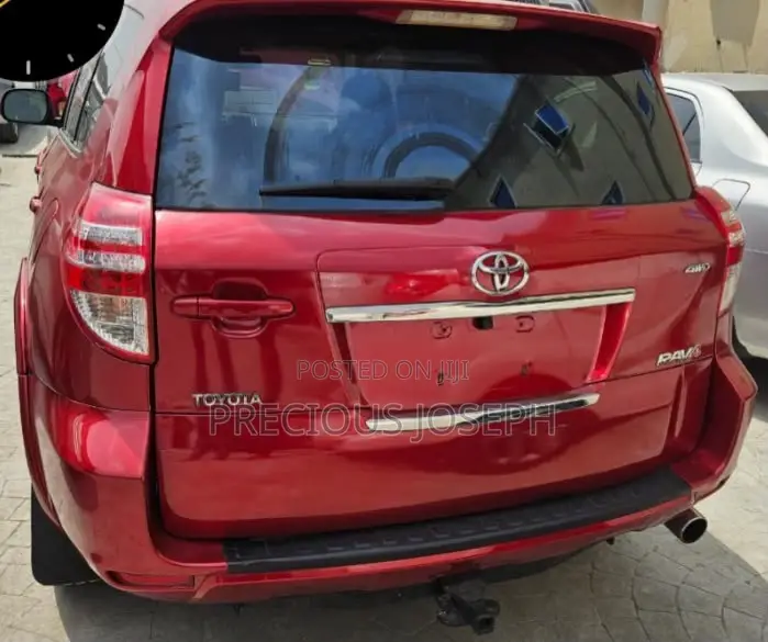 Toyota RAV4 2010 Red