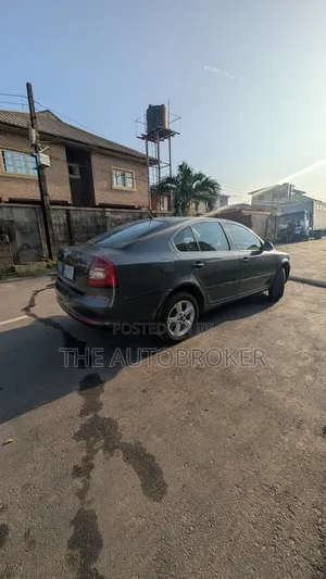 Skoda Octavia 2011 Green