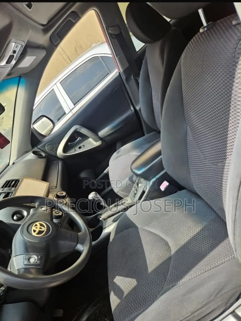 Toyota RAV4 2010 Red