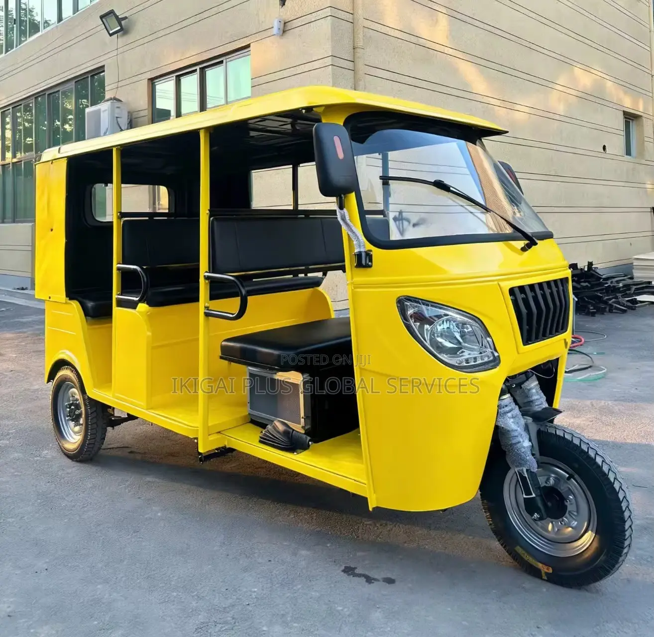 New Bus 2025 Yellow