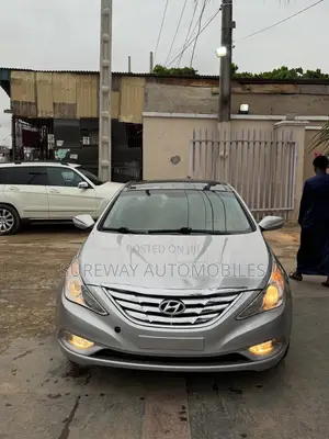 Hyundai Sonata 2012 Silver