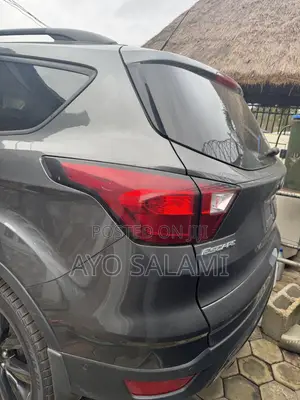 Ford Escape Titanium 4x4 2019 Gray