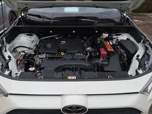 Toyota RAV4 XLE 2021 White
