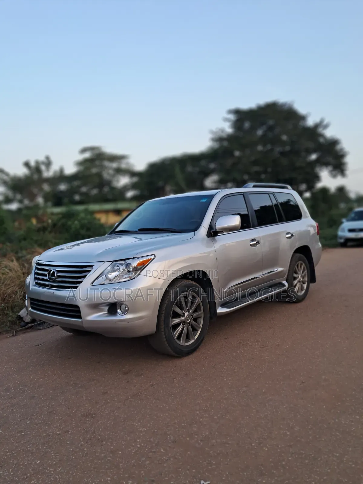 Lexus LX 570 2011 Silver