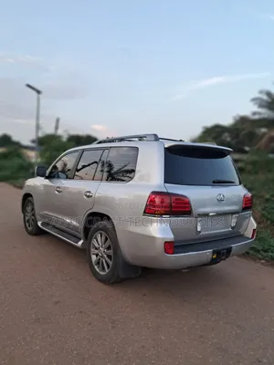 Lexus LX 570 2011 Silver