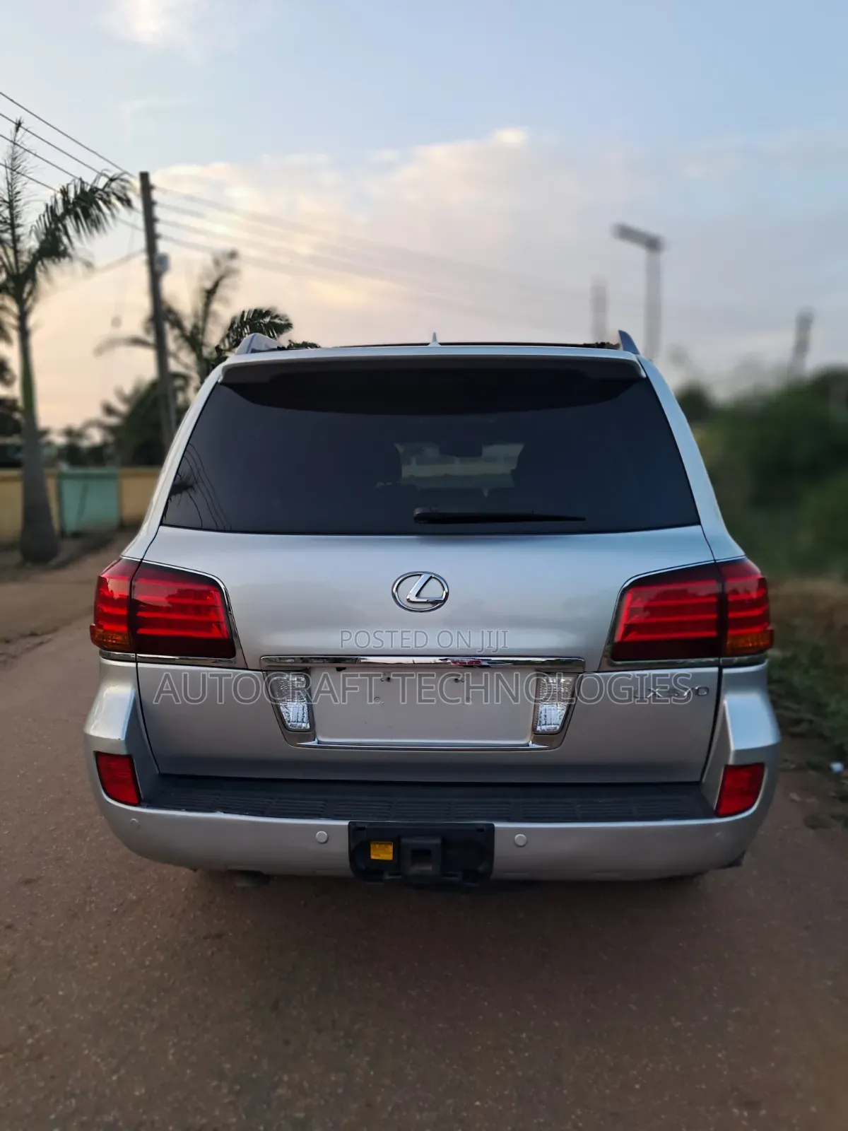 Lexus LX 570 2011 Silver