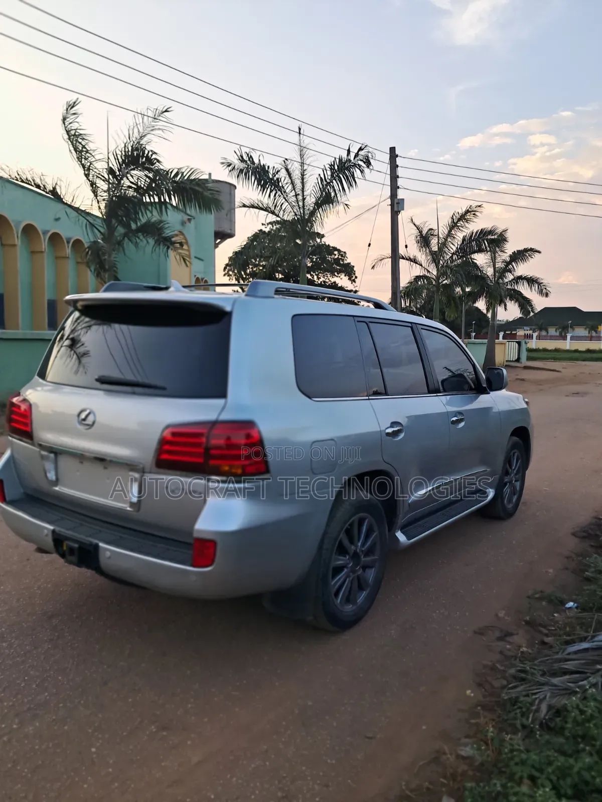 Lexus LX 570 2011 Silver