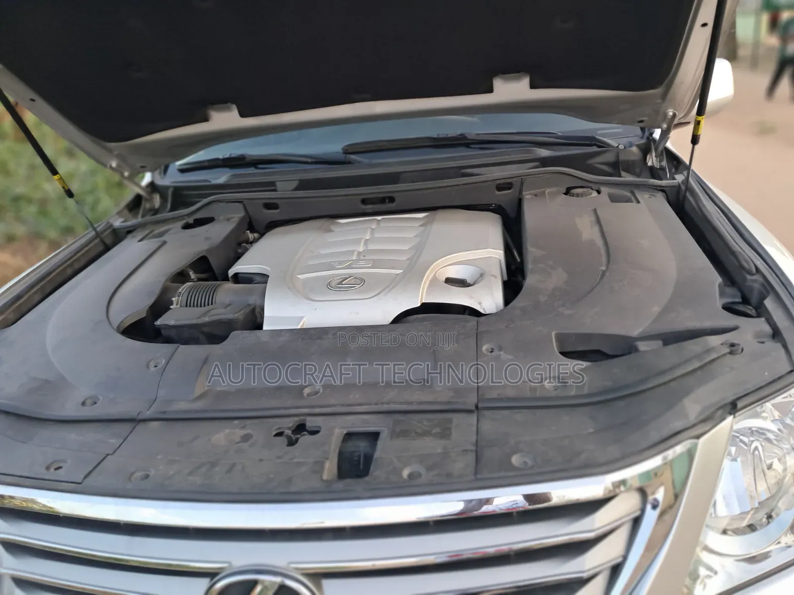 Lexus LX 570 2011 Silver