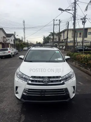 Toyota Highlander XLE V6 4x4 (3.5L 6cyl 6A) 2016 White