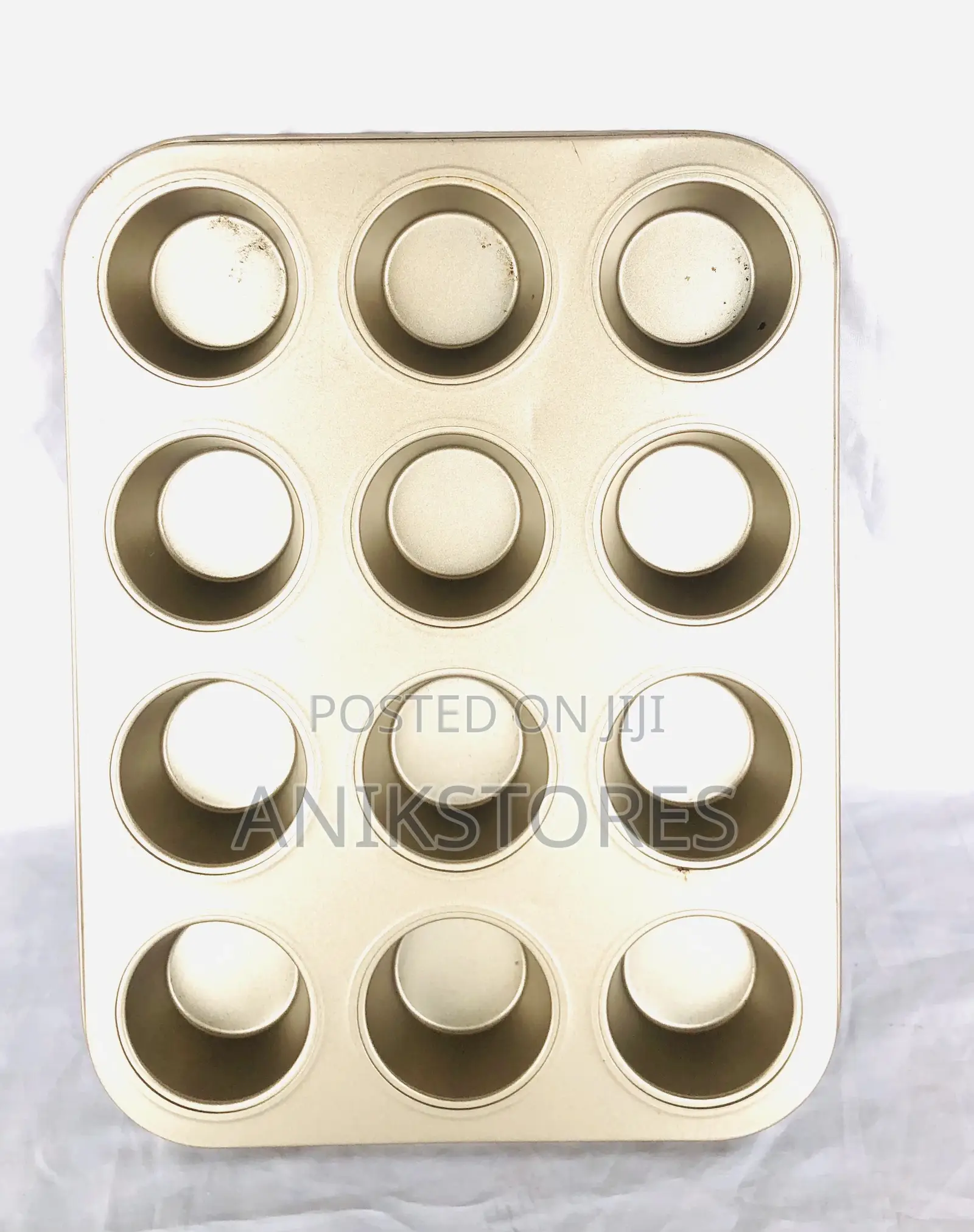 12 Holes Cupcake Pan