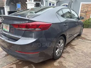 Hyundai Elantra SE 2018 Gray