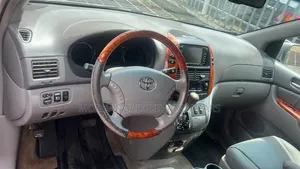 Toyota Sienna LE 2009 Gray