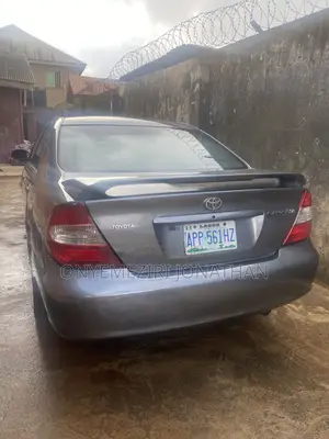 Toyota Camry SE 4dr Sedan (2.4L 4cyl 4A) 2004