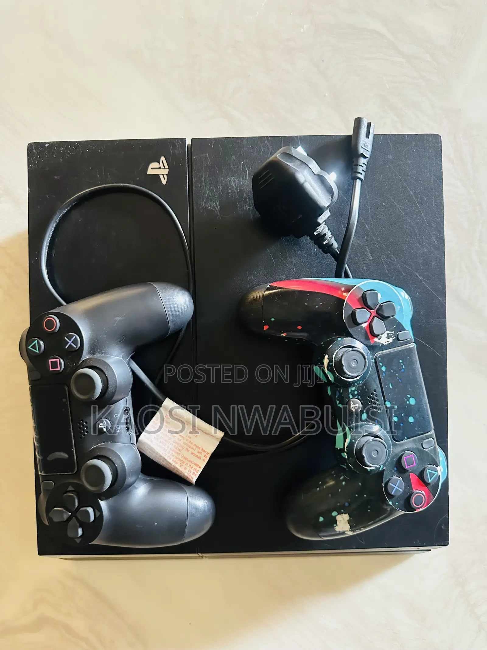 PS4 Fat 500GB Hacked + Controller — Clean & Working