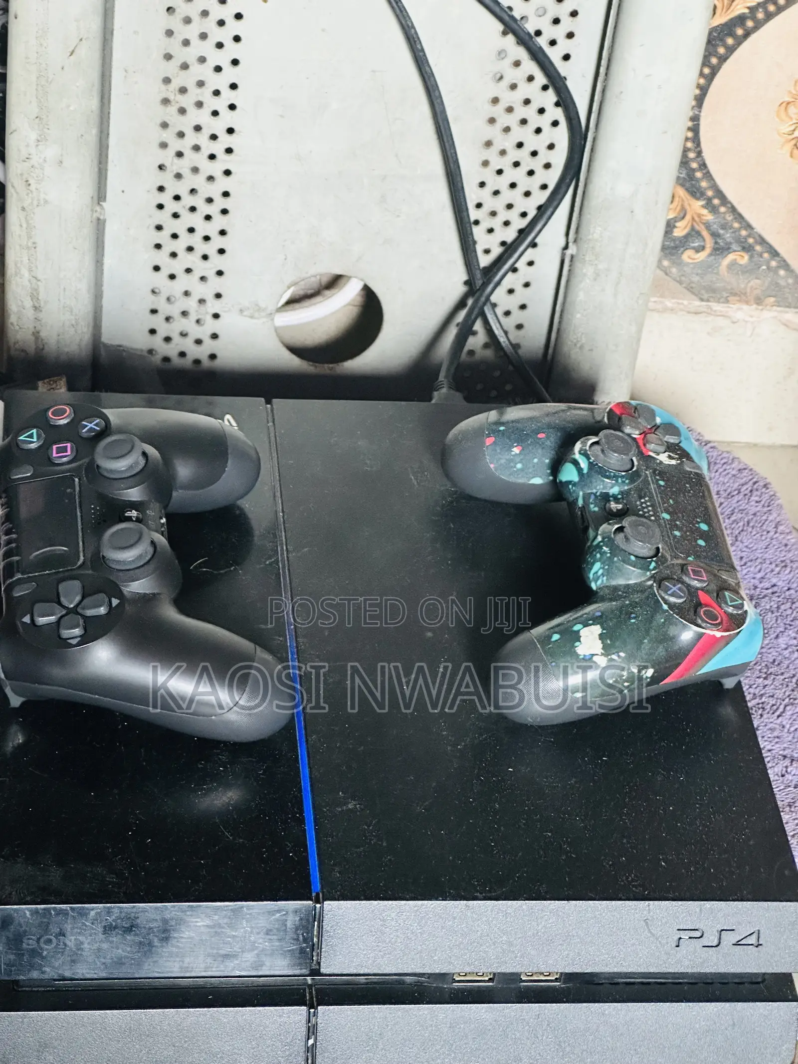 PS4 Fat 500GB Hacked + Controller — Clean & Working