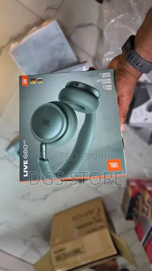 JBL Live 680NC Bluetooth Headphone