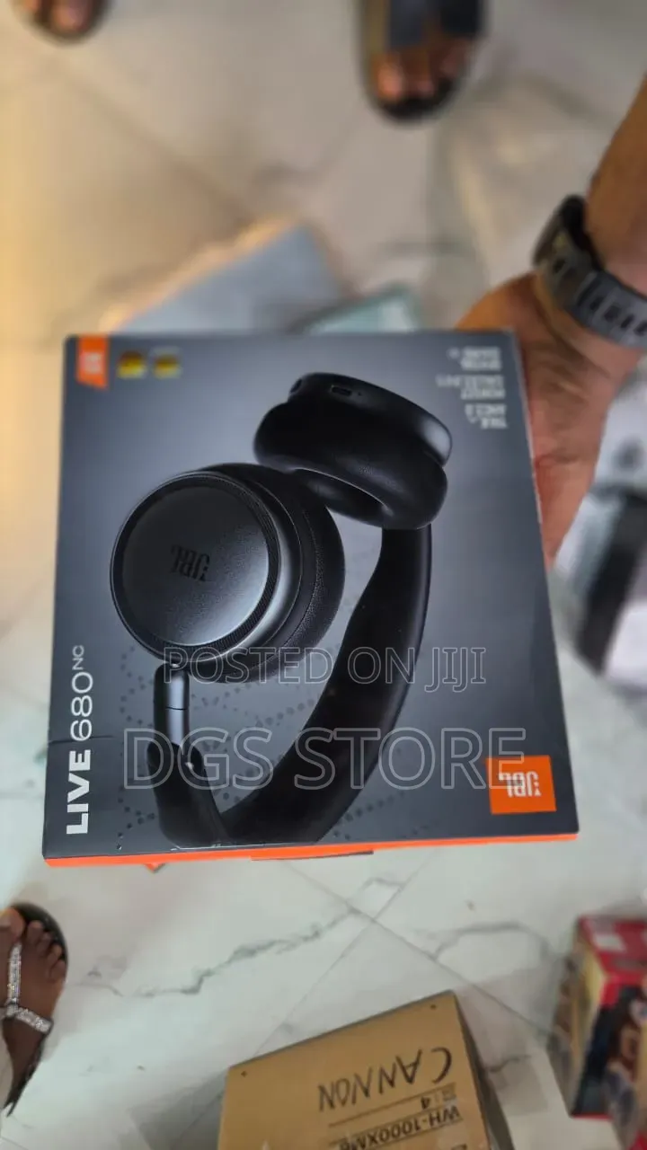 JBL Live 680NC Bluetooth Headphone