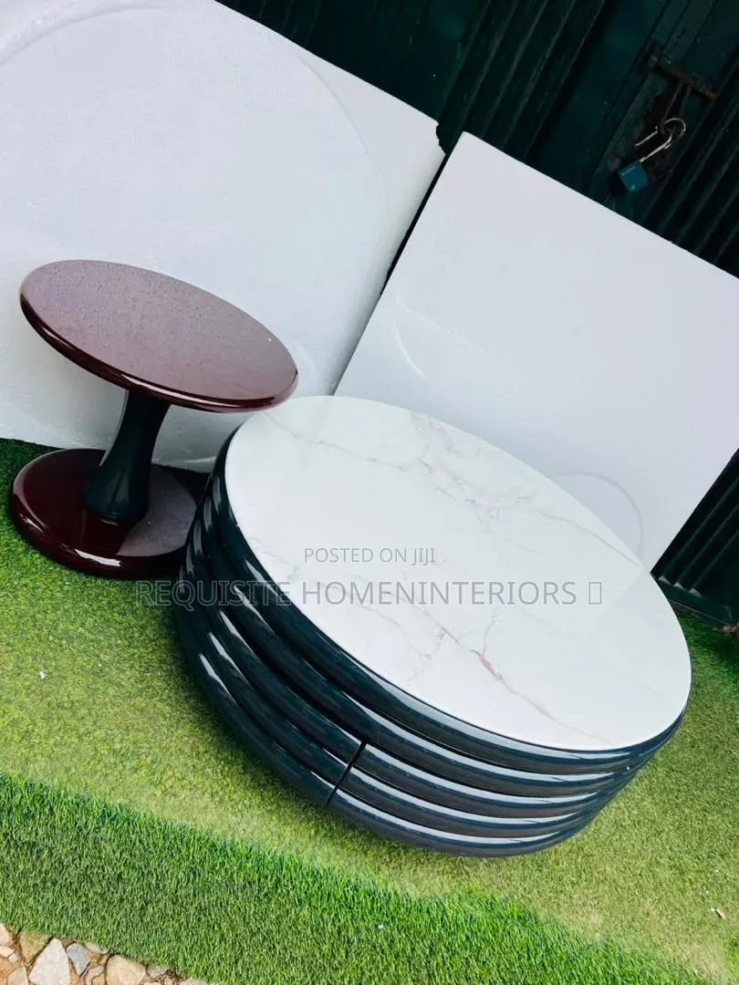 Luxury Black Round Coffee Table – Elegant Modern Statement Piece