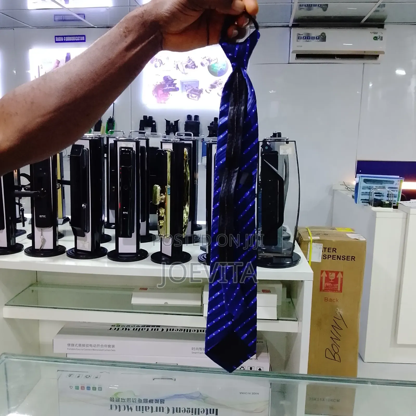 Tie Camera