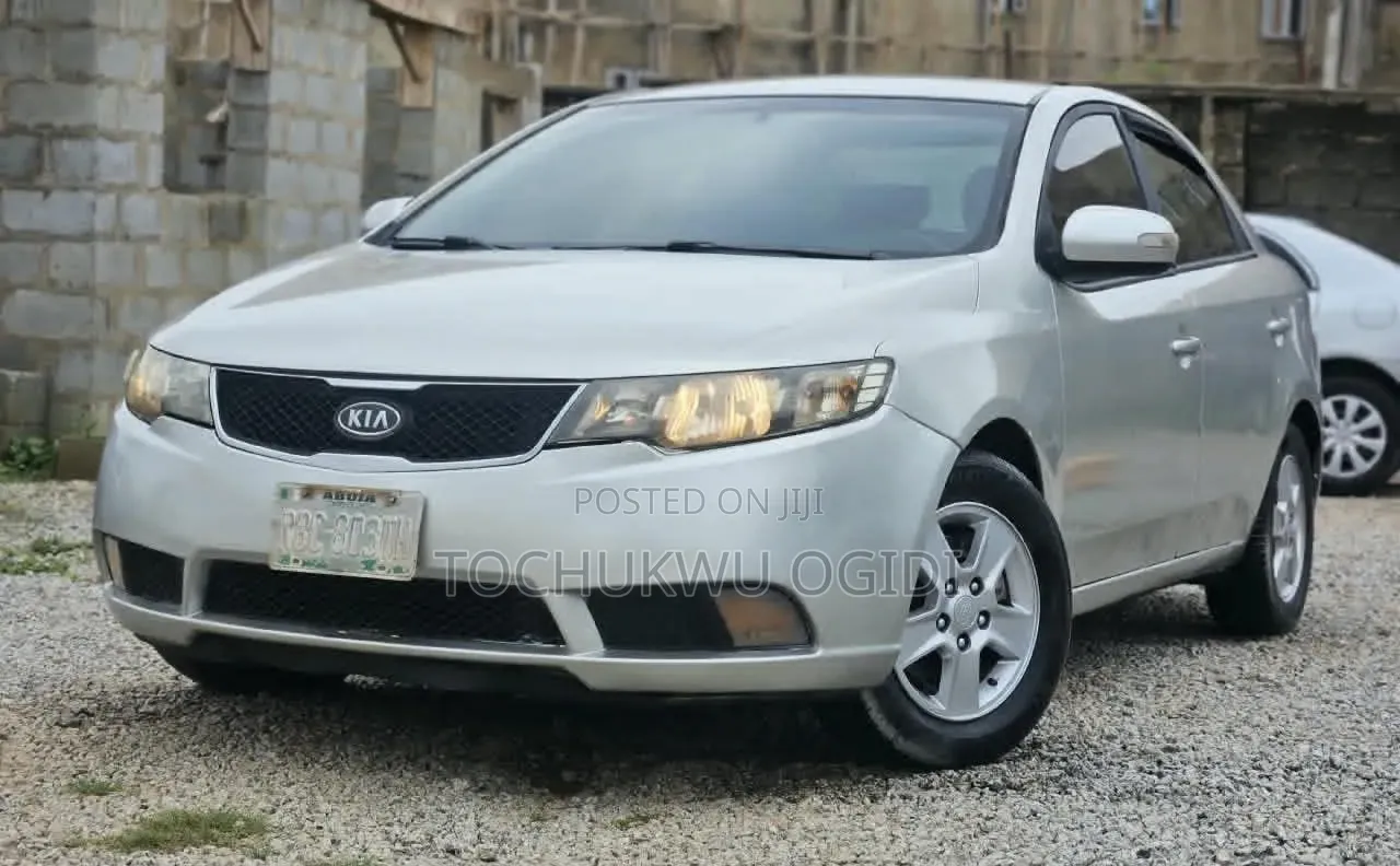 Kia Cerato 2011 Silver