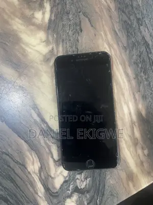 Apple iPhone 8 Plus 64 GB Black