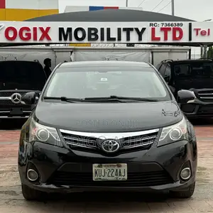 Toyota Avensis 2011 Black