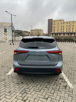 Toyota Highlander 2022 Blue