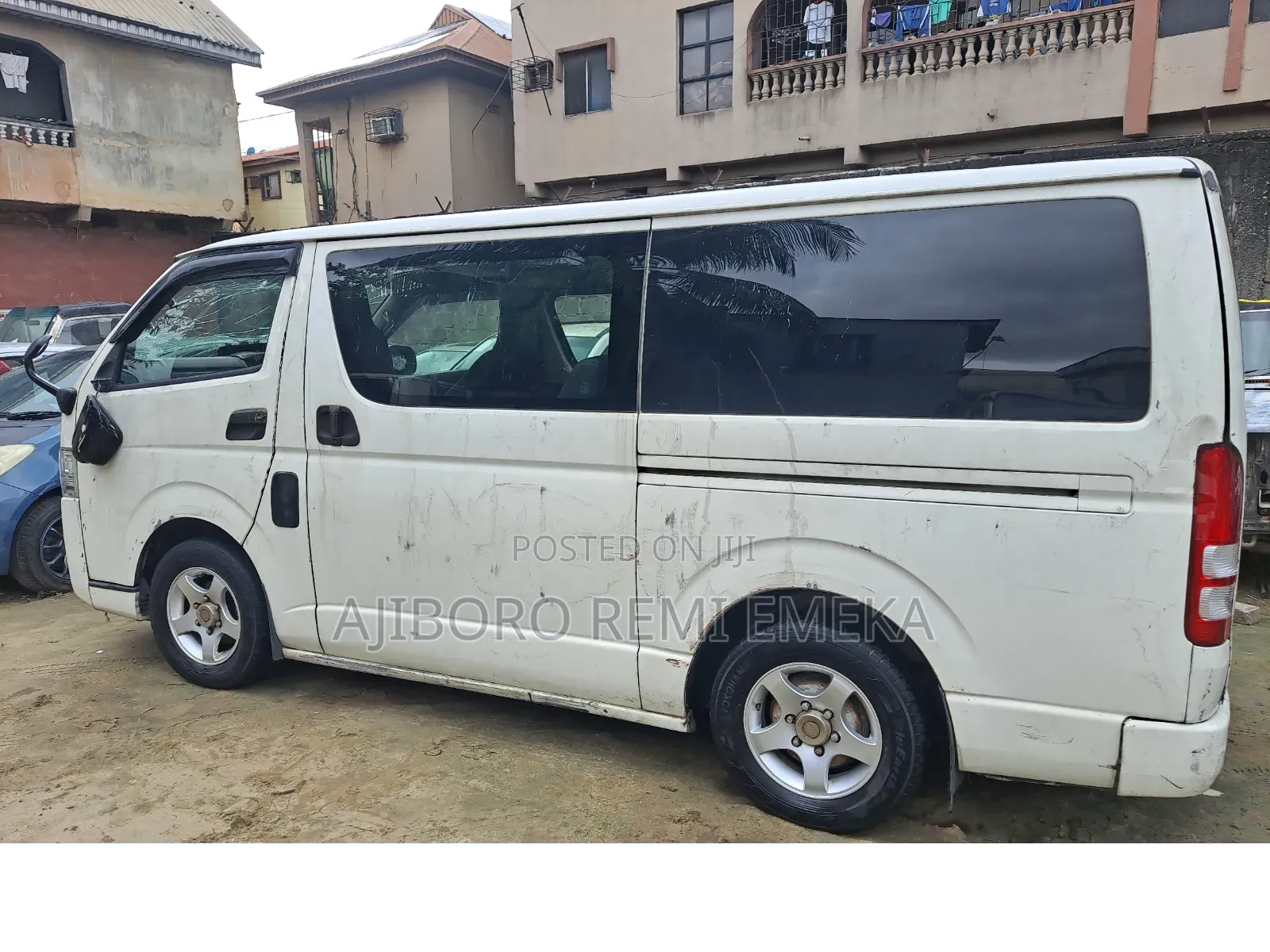 Toyota HiAce 2011 White