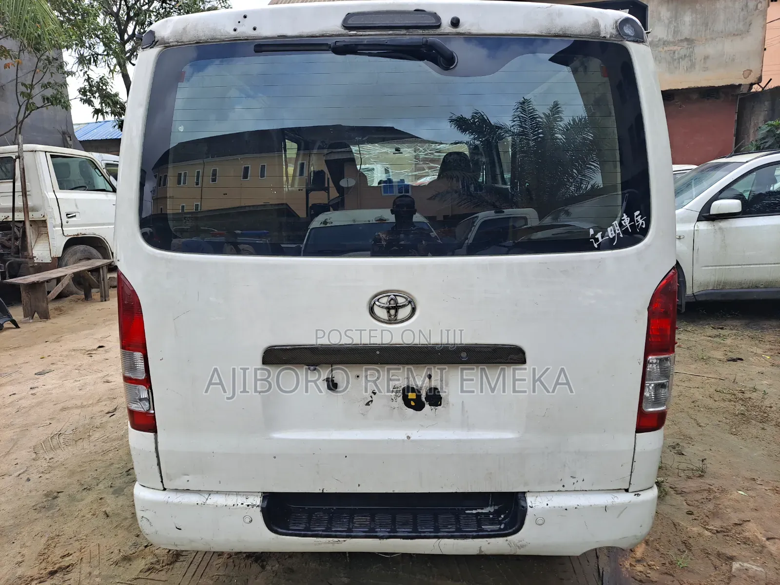 Toyota HiAce 2011 White