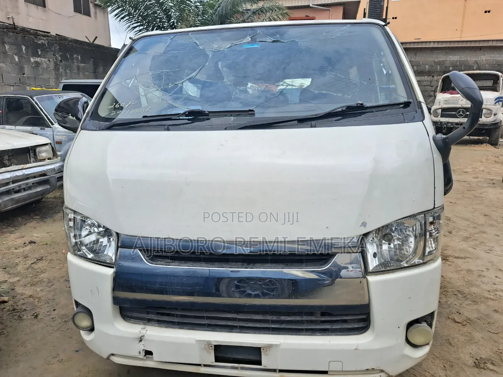 Toyota HiAce 2011 White
