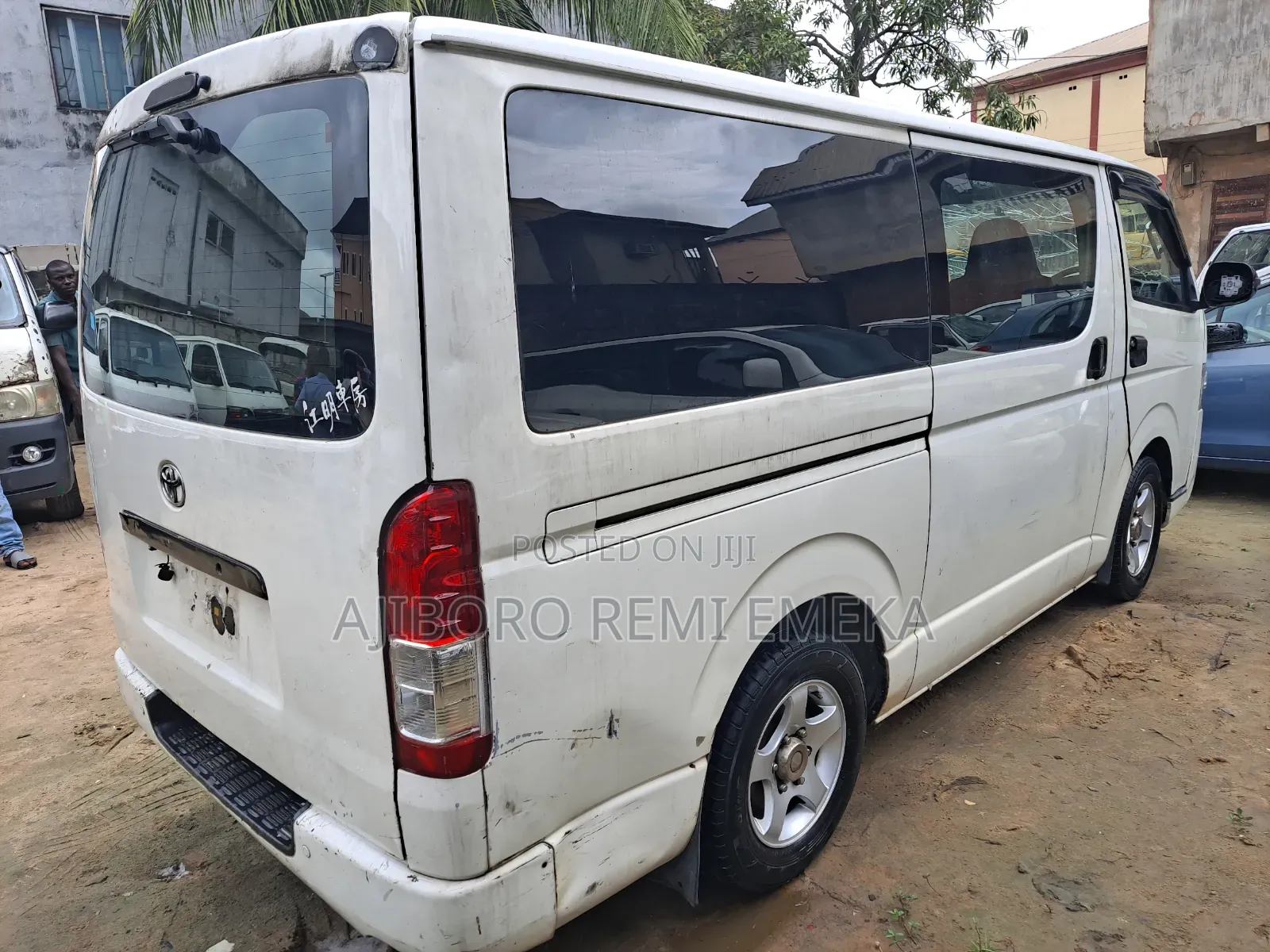 Toyota HiAce 2011 White