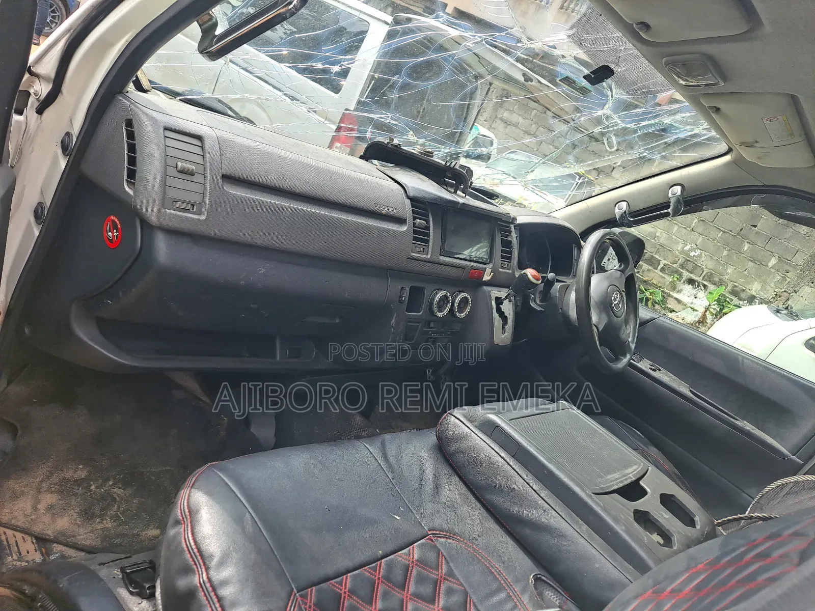 Toyota HiAce 2011 White