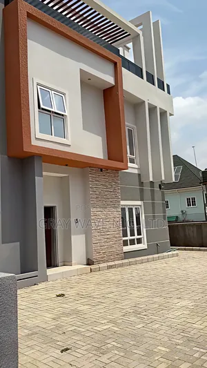 5bdrm Duplex in Kaura for sale
