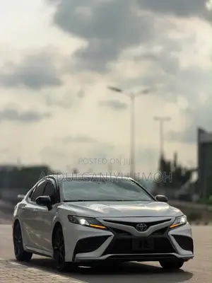 Toyota Camry XSE V6 2022 White