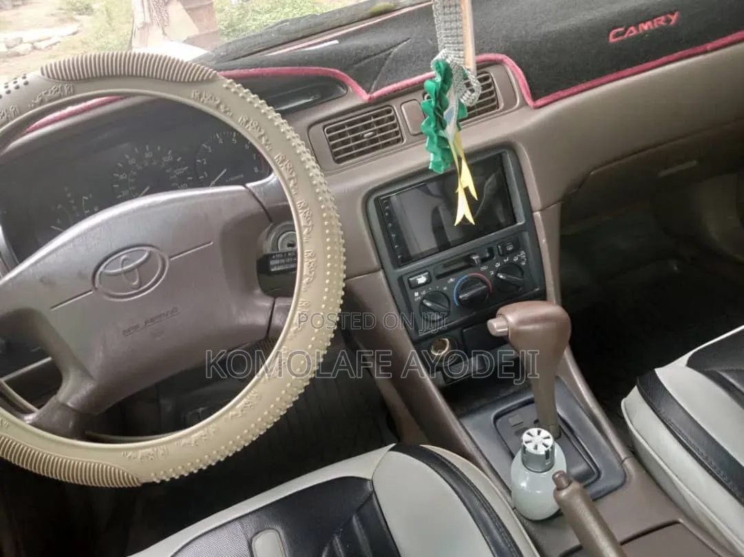 Toyota Camry 2000 Blue