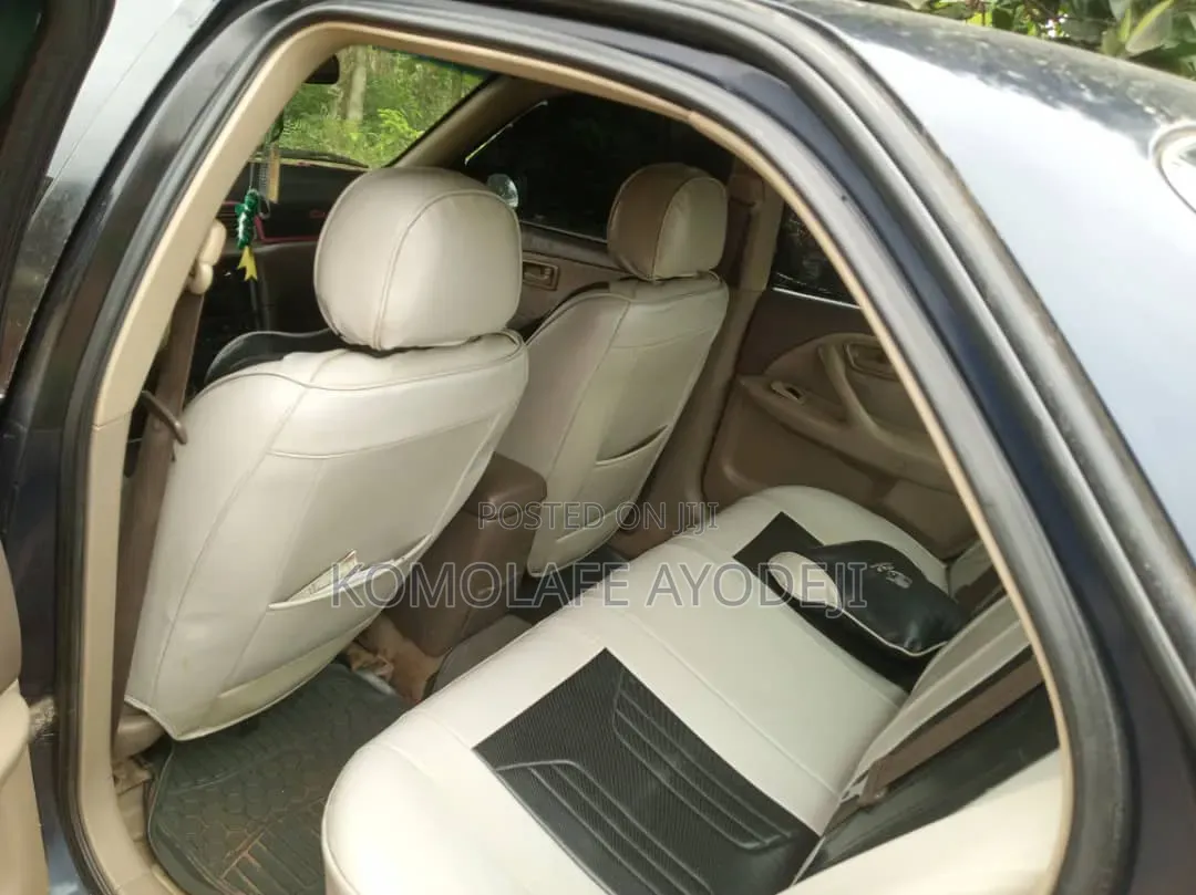 Toyota Camry 2000 Blue
