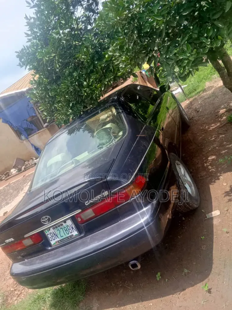 Toyota Camry 2000 Blue