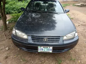 Toyota Camry 2000 Blue