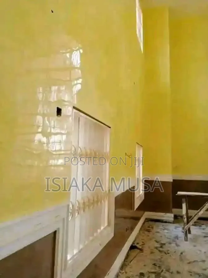 Stucco Paint Application