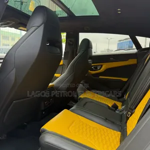 Lamborghini Urus 2022 Yellow