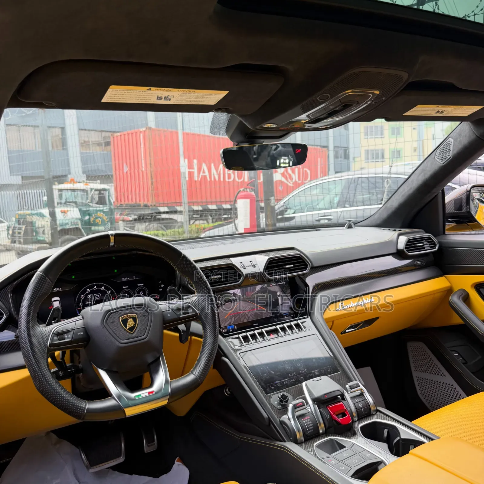 Lamborghini Urus 2022 Yellow