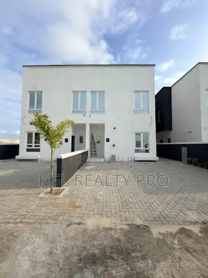 3bdrm Duplex in Capitol Estate, Sangotedo for rent