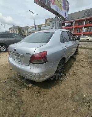 Toyota Yaris 2009 Silver